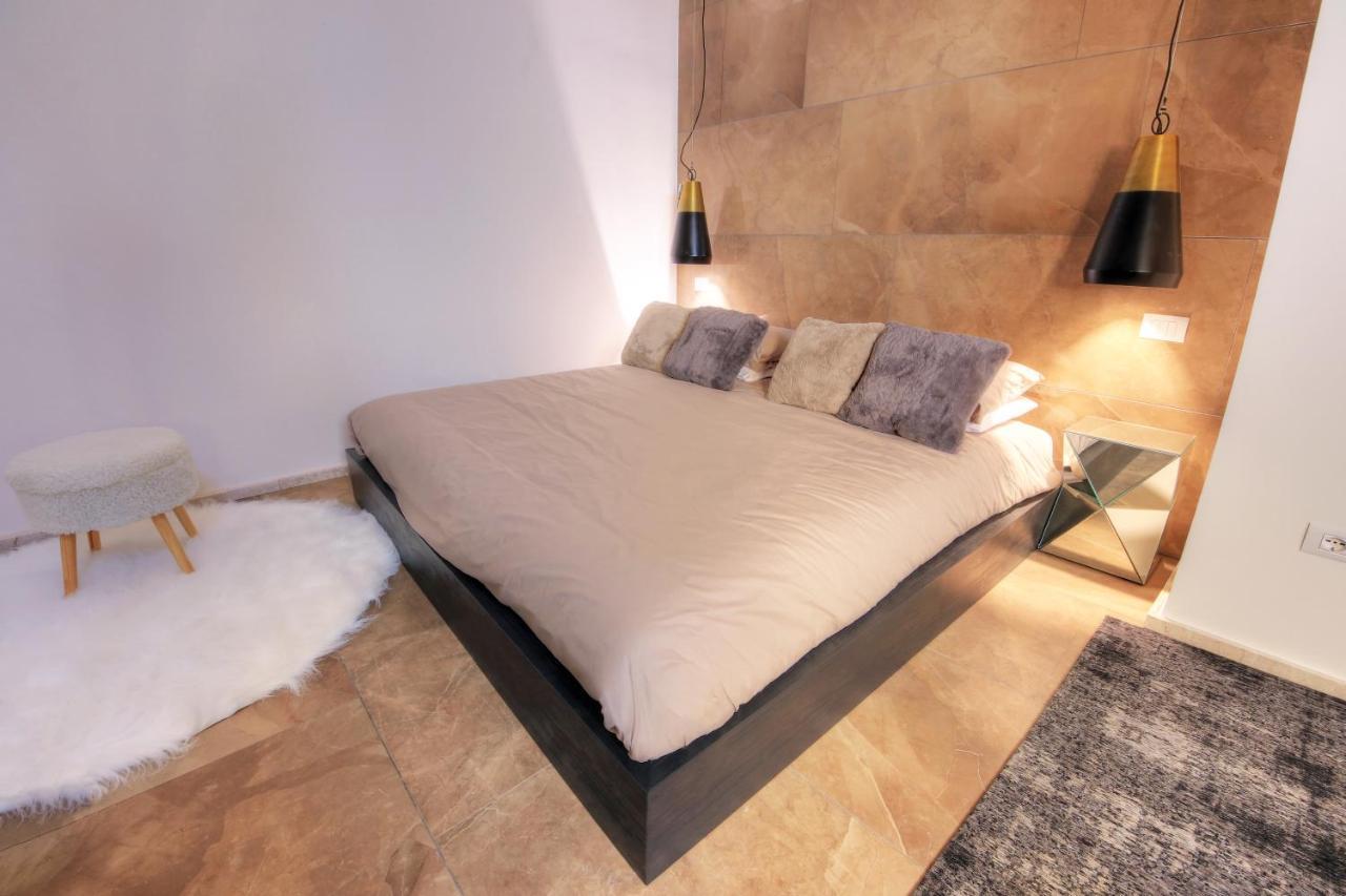 Urban Central Suites Cagliari Buitenkant foto