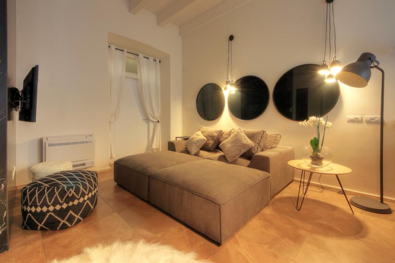 Urban Central Suites Cagliari Buitenkant foto
